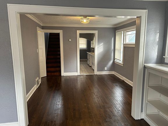 4th image of 4129 College Ave