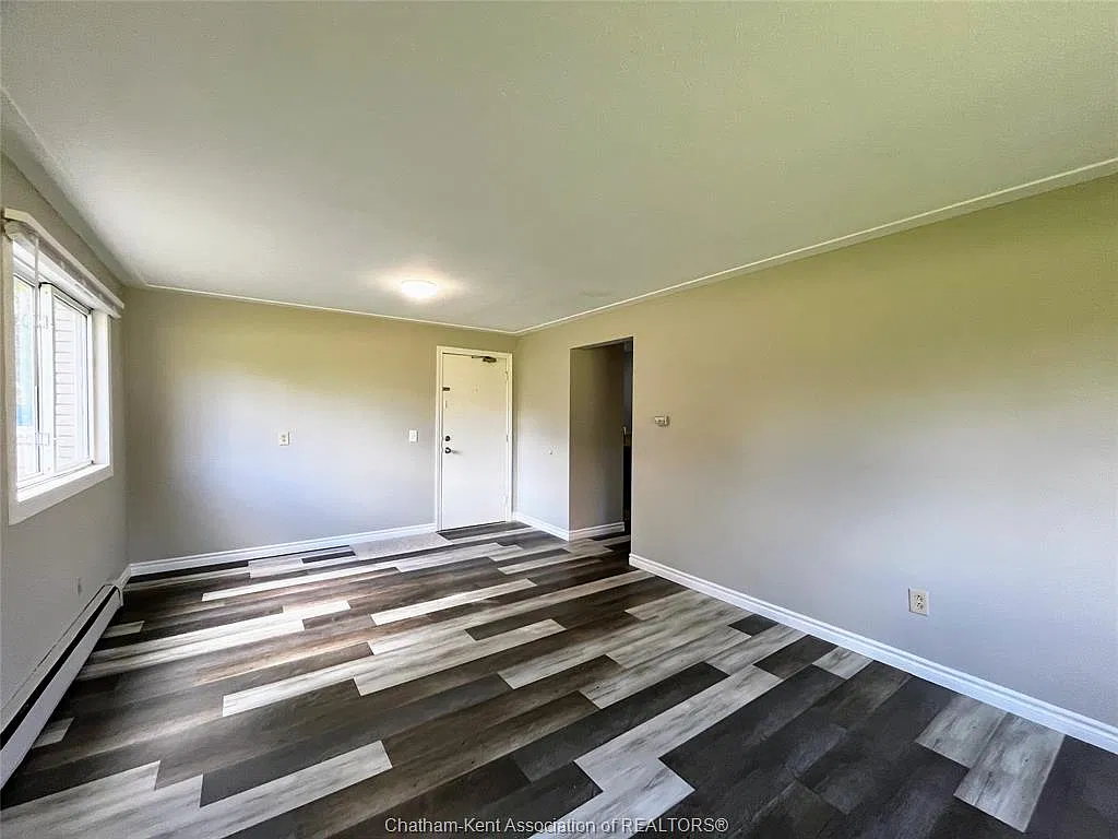 2 bed, $1,400 — Photo 2