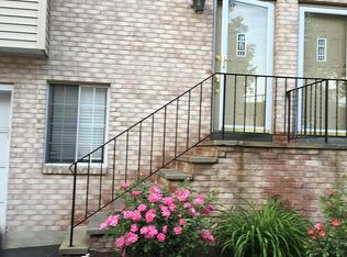 73 Dora St APT C, Stamford, CT 06902