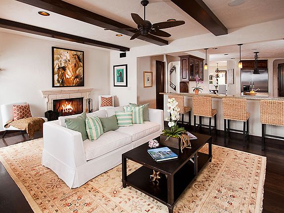 Living room w fireplace