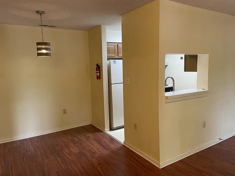 1214 Ravens Crest Dr — Photo 4
