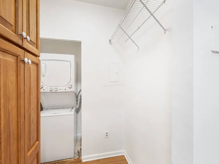 92C E Blackwell St — Photo 9