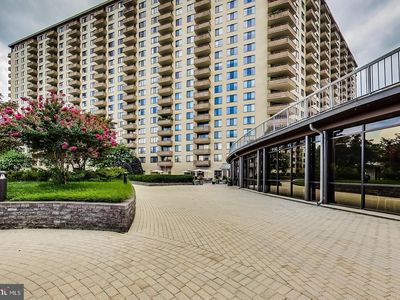 5225 Pooks Hill Rd APT 609S, Bethesda, MD, 20814