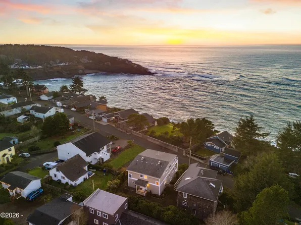 420 SW Coast Ave, Depoe Bay, OR 97341