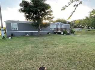 725 Bootleg Rd, Pleasanton, TX 78064