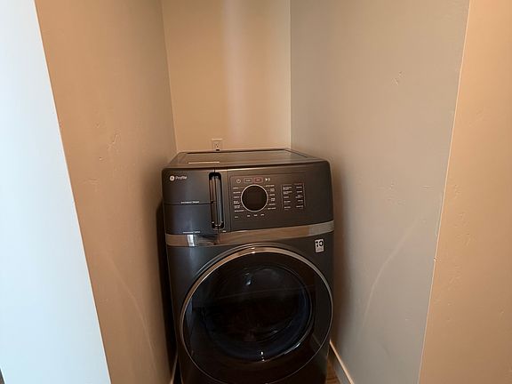 5th image of 644 Mountain View St #390