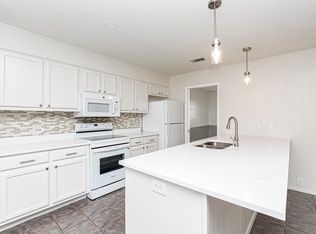 395 College Hill Dr, Baton Rouge, LA 70808