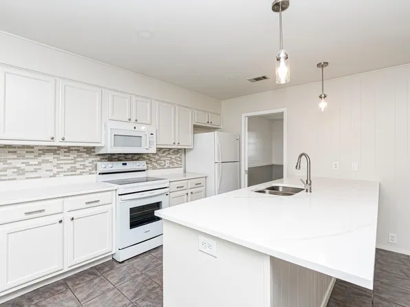 395 College Hill Dr, Baton Rouge, LA 70808