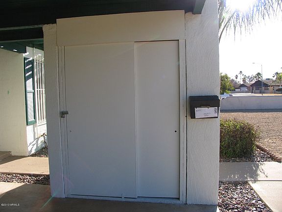 3rd image of 2632 E Larkspur Dr