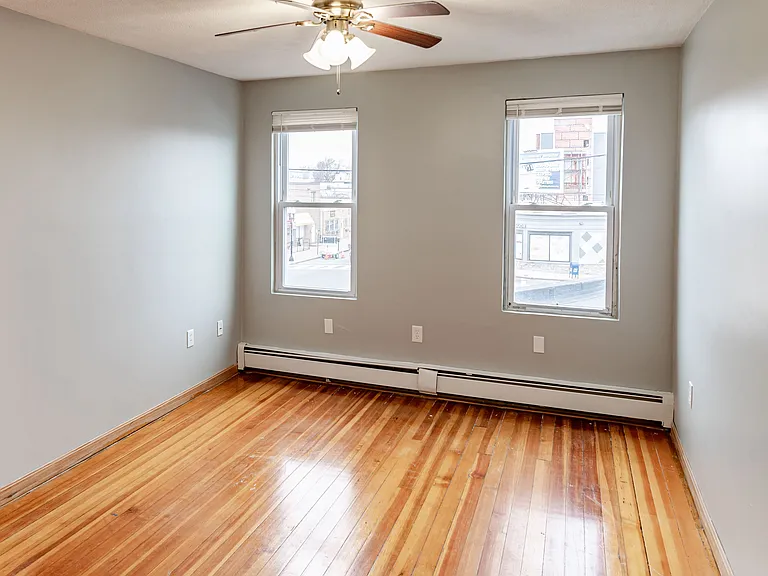 733 Broadway #4 — Photo 6