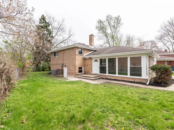 16039 Marion Dr, South Holland, IL 60473