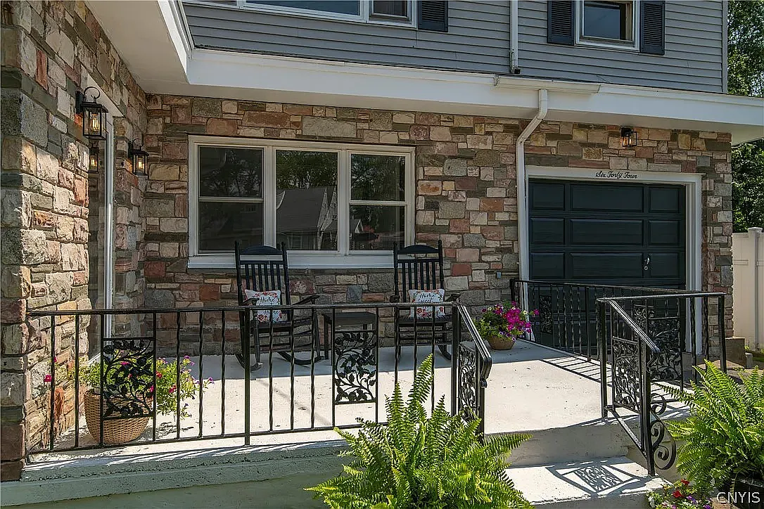 3 bed, 1500 sqft, $2,300 — Photo 3