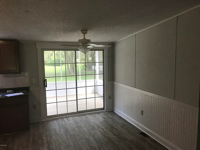 200 Susans Dr — Photo 6