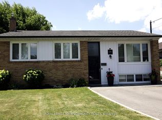 136 Strathburn Blvd, Toronto, ON M9M2L1