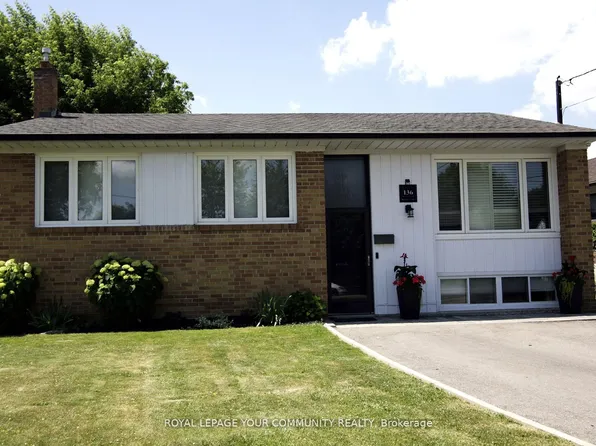 136 Strathburn Blvd, Toronto, ON M9M 2L1