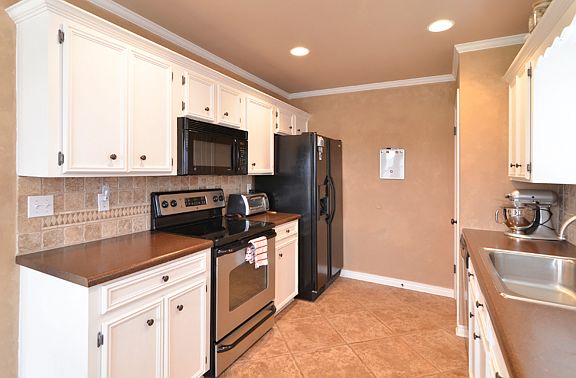 4th image of 5143 Tara Ln