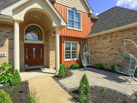 3rd image of 115 Oakview Dr