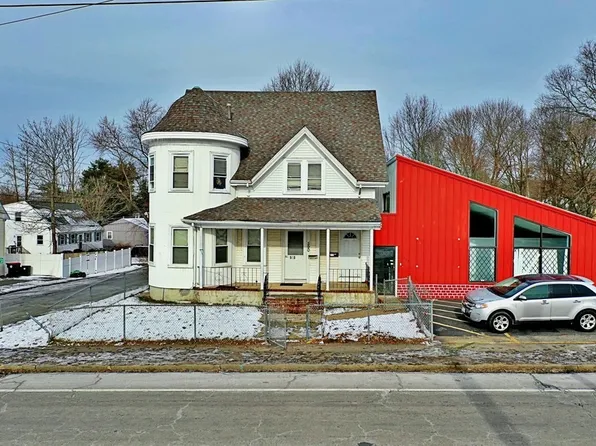 590 Centre St, Brockton, MA 02302