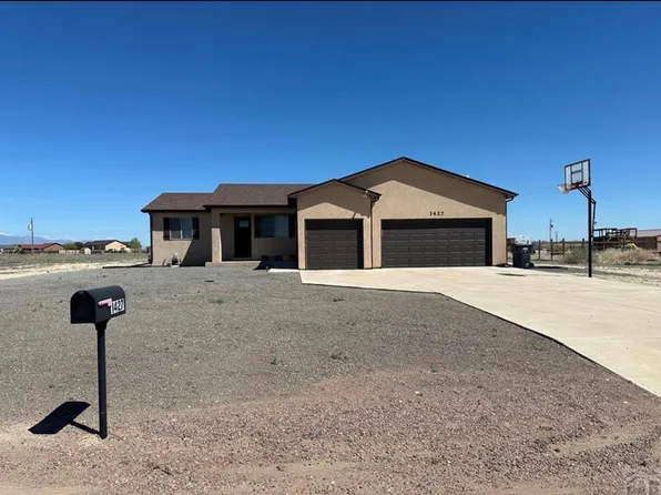 1427 E Kiva Dr, Pueblo West, CO 81007