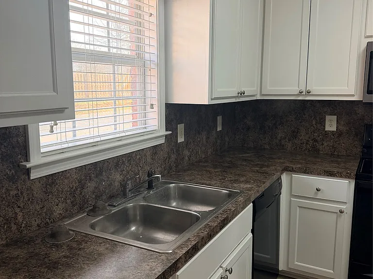 8213 Dison Dr — Photo 9