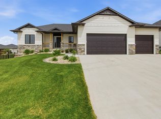 2504 S Galena Ct, Sioux Falls, SD 57110