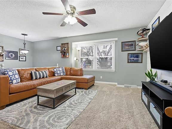 4th image of 8001 Bel Ray Dr