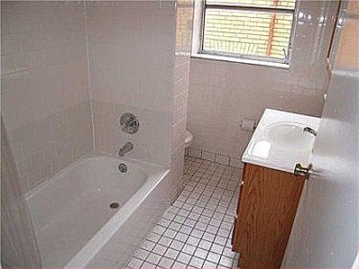 2nd image of 2744 Shiras Ave