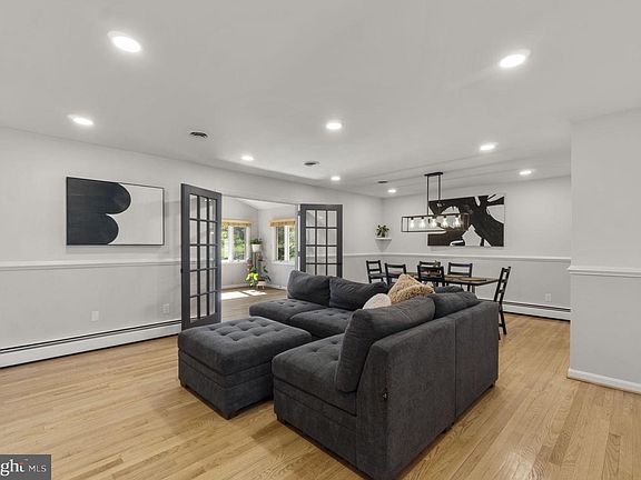 3rd image of 4295 Wendy Ct