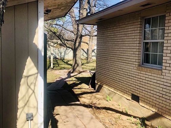 3rd image of 2210 NW 40th St