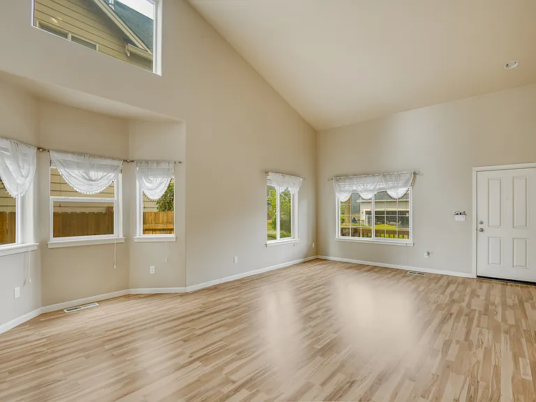 21626 SW Parkin Ln — Photo 6