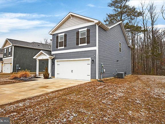 4th image of 71 Currant Cir