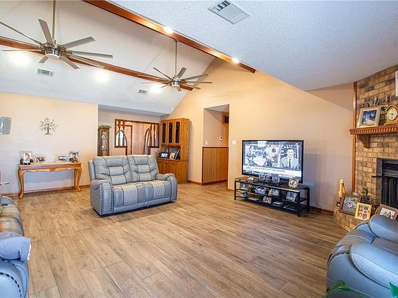 4th image of 2631 Admirals Landing St