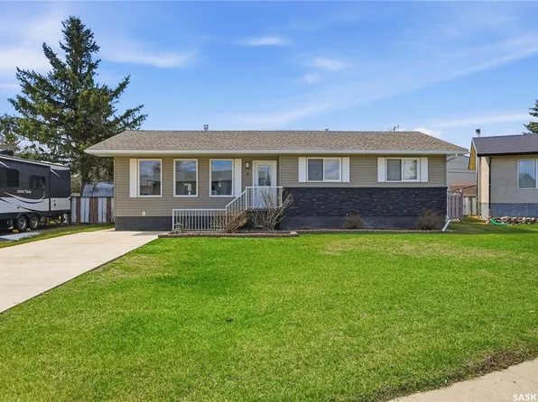 5 Morin CRESCENT, Gravelbourg, SK S0H 1X0