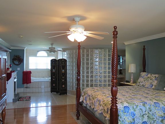 MAIN SUITE