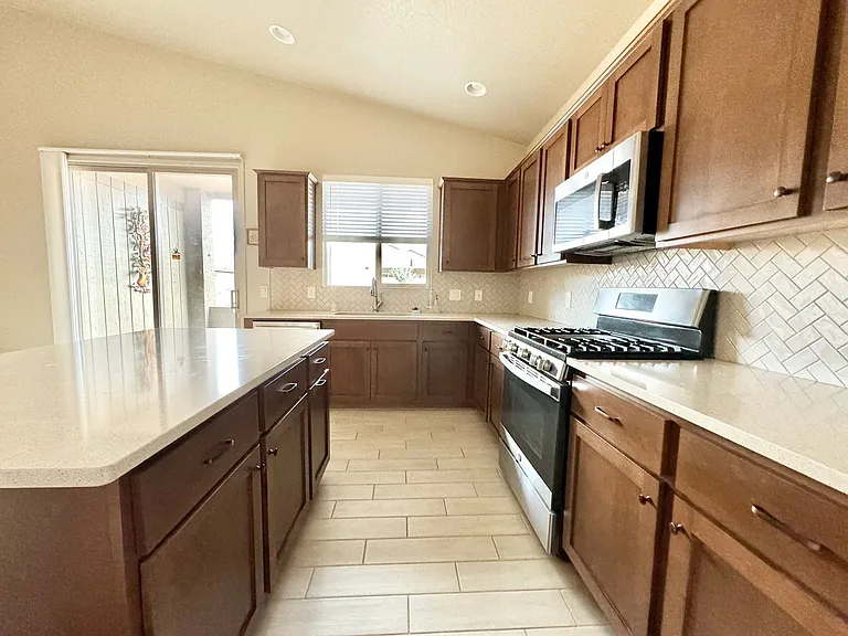 267 Berwick Pl — Photo 6