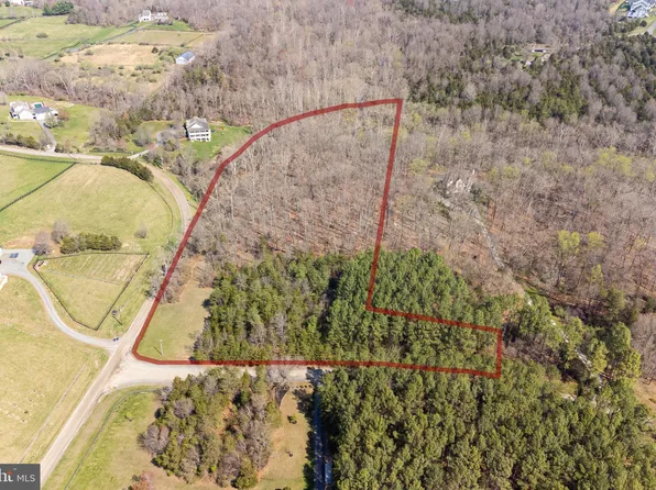 13460 Stonewall Farms Dr, Haymarket, VA 20169