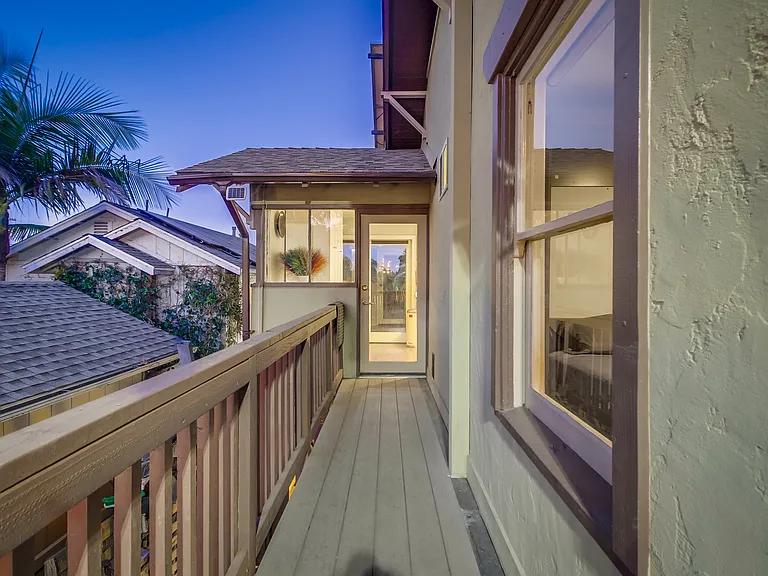 1511 Gregory St — Photo 3