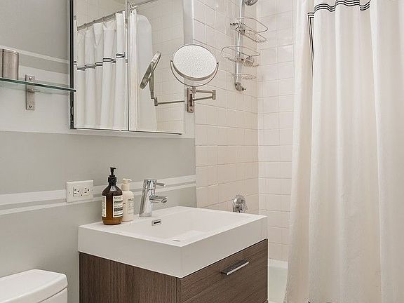 5th image of 132 E 35th St #4K