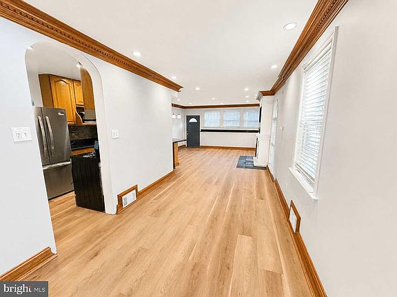 5th image of 719 Farragut Pl NE