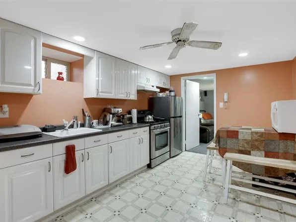 23 47th St, Weehawken, NJ 07086