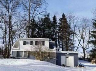 321 Jackson Rd, Pittsburgh, PA 15239