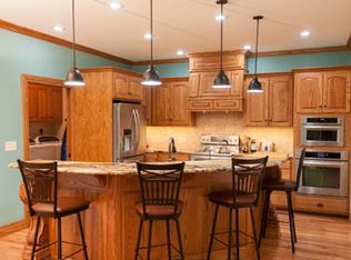 913 Clover Ln, Storm Lake, IA 50588