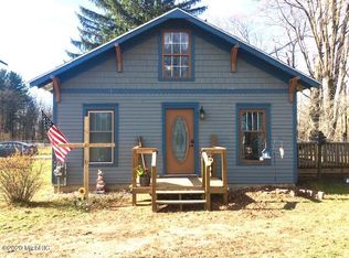 3835 Blackmer Rd, Ravenna, MI 49451