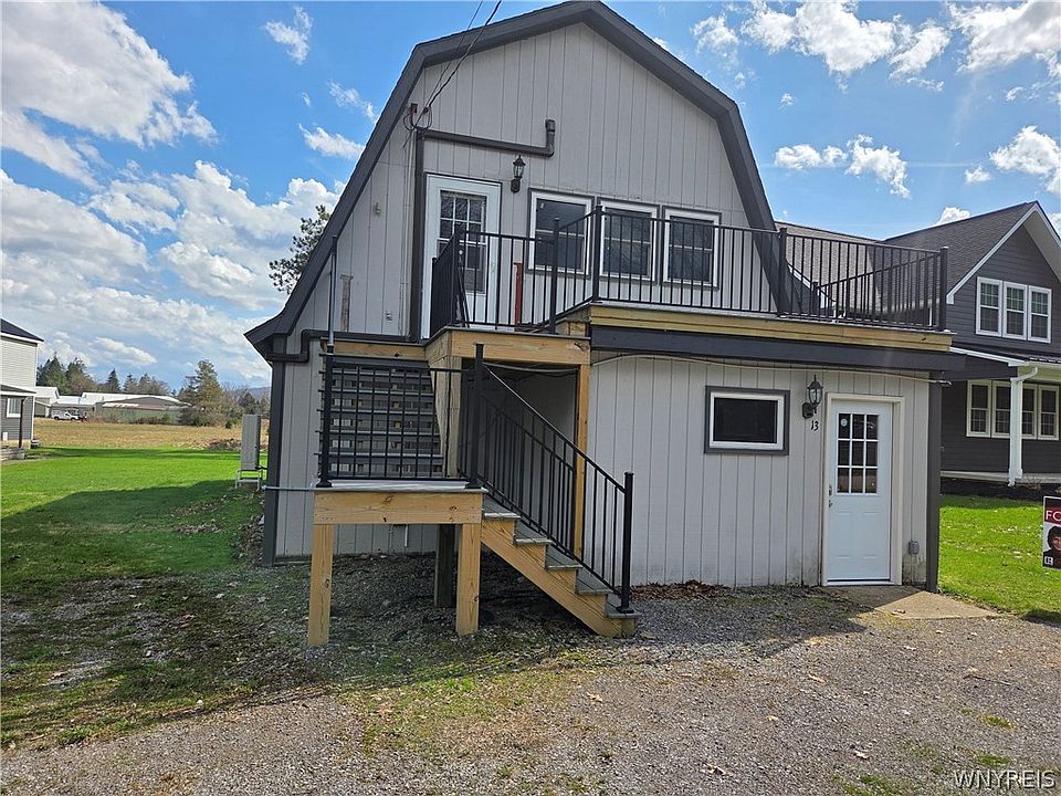 1st image of 13 Parkside Dr