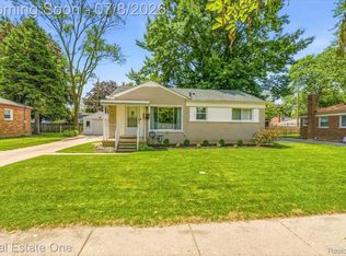 30741 Hathaway St, Livonia, MI 48150