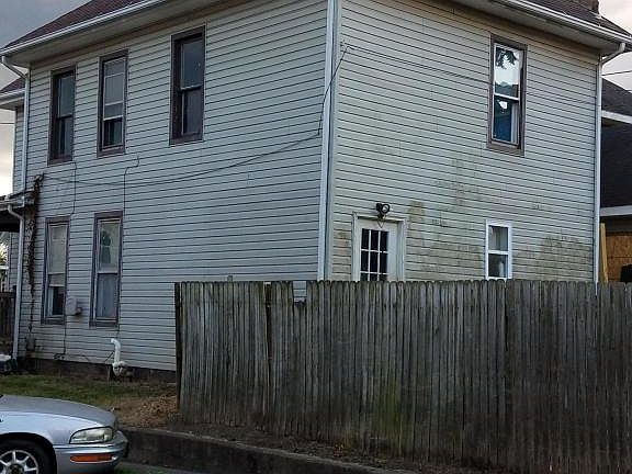 5th image of 40 E North St