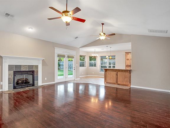 3rd image of 3706 NE Willow Way