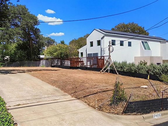 2nd image of 2406 W 10th St