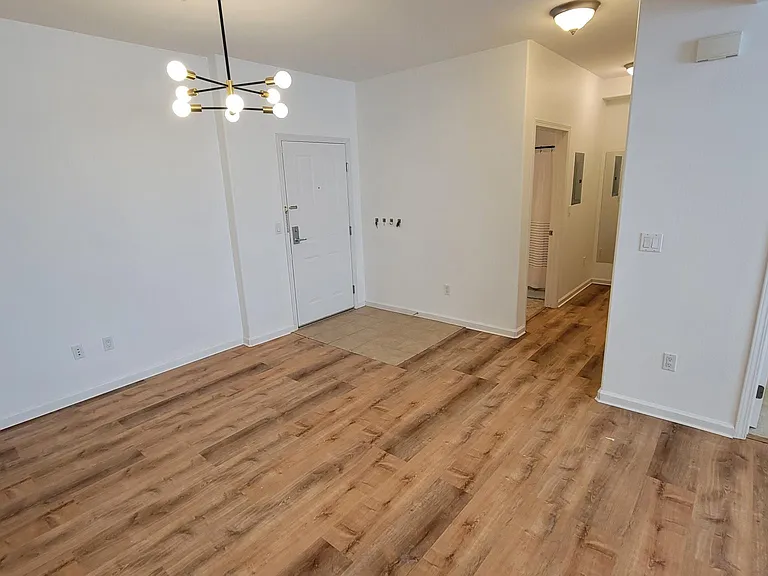 453 E Okeefe St #104 — Photo 10