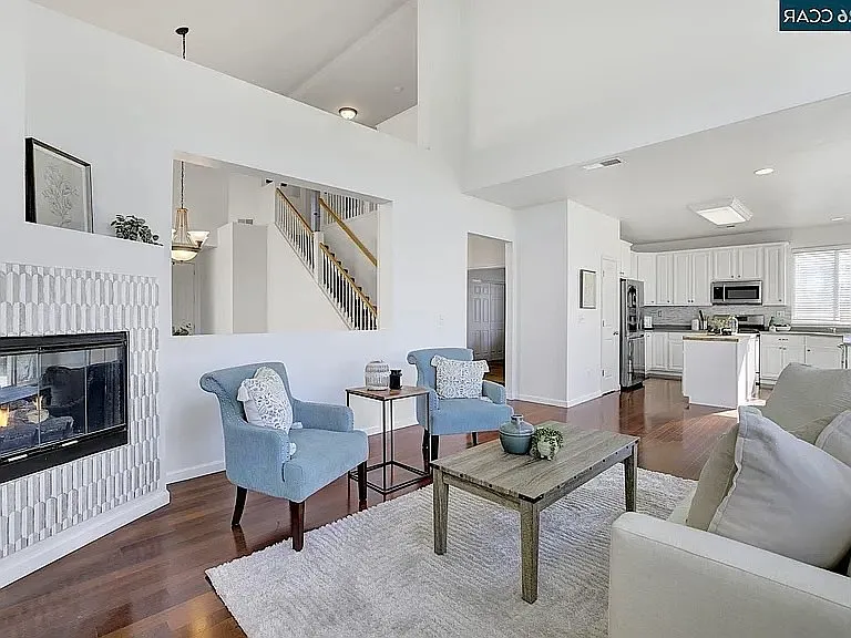 478 Oak Crest Pl #4 — Photo 4